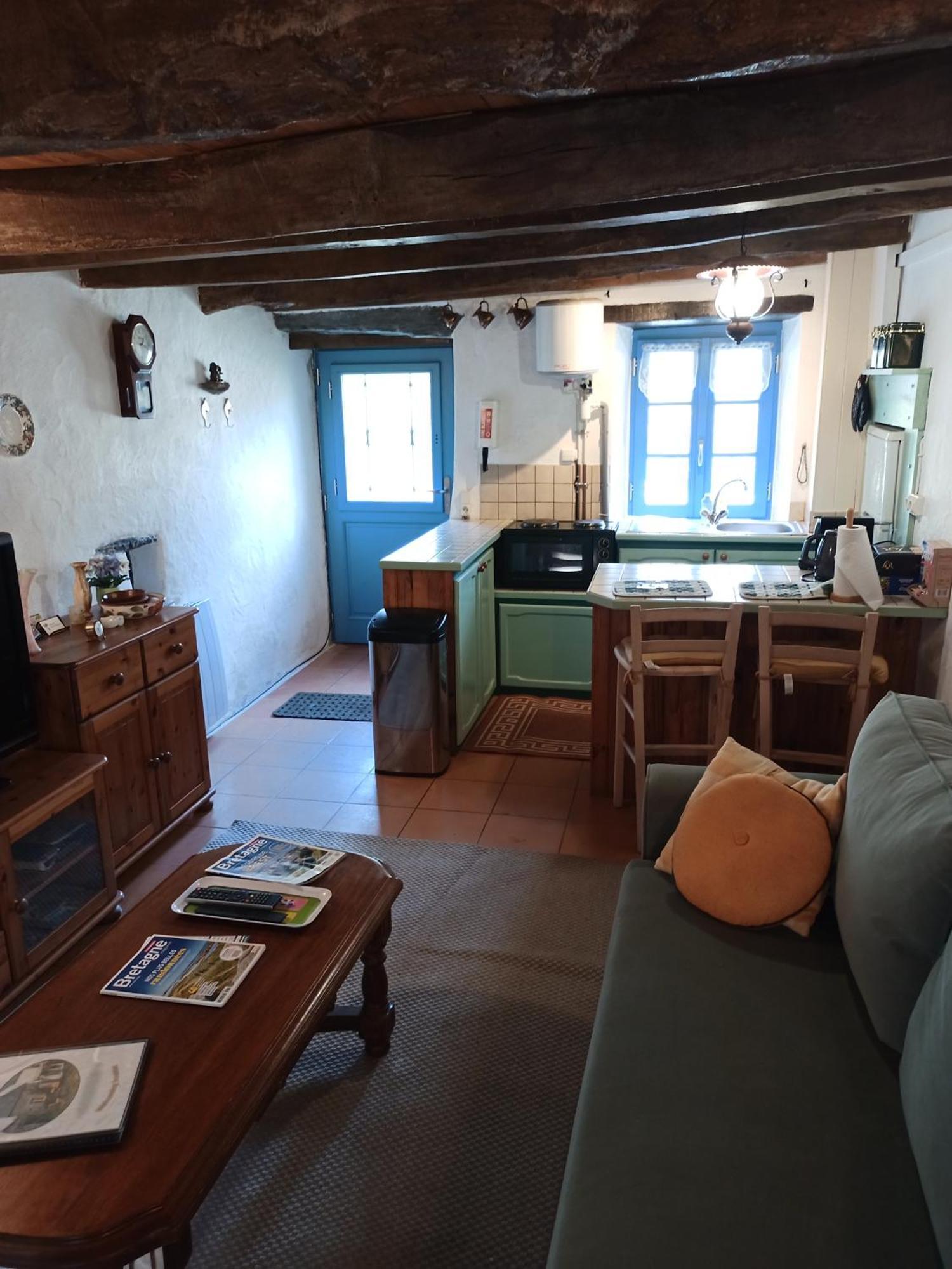 La Maison De Poupee Berrien Buitenkant foto